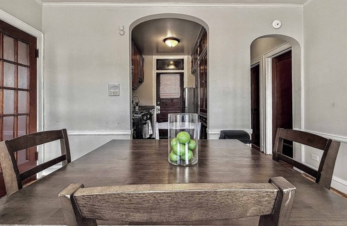 Old Irving Park Apartment | Charming Sunlit 1BR Apartment