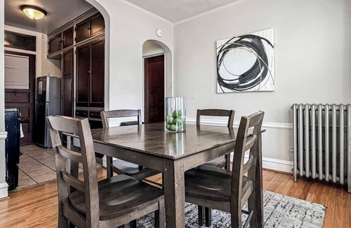 Old Irving Park Apartment | Charming Sunlit 1BR Apartment