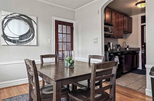 Old Irving Park Apartment | Charming Sunlit 1BR Apartment