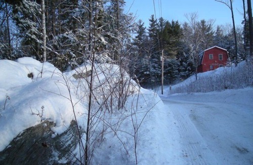 North Thetford Apartment | Charming Sunny Studio with Detached Garage in the Upper Connecticut Valley