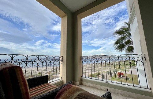 La Paz Apartment | Charming sunset ocean view unit