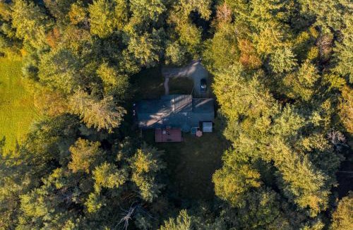 Swan Lake House | Charming Swan Lake Apartment with Deck!