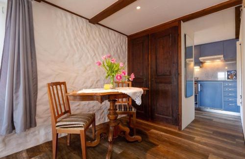 Horgen District Apartment | Charming Swiss Lake View studio apartment