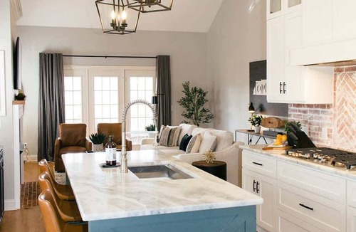 Green Hills House | Charming Sylvan Park Estate Relax & Stay