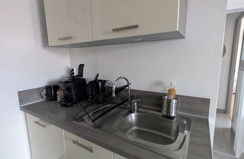 Greoux-les-Bains Apartment | Charming T2 150 m spa capacity 4 people