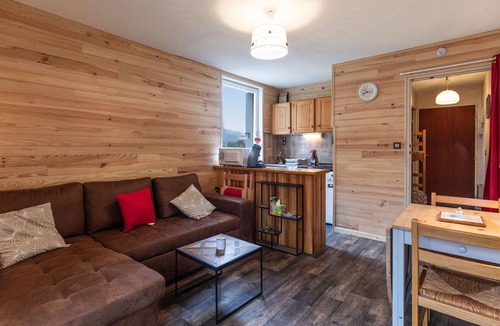Esquieze-Sere Apartment | Charming T2 cabin, 3 pers, balcony, private parking, Luz-Saint-Sauveur