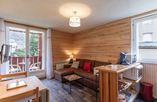 Esquieze-Sere Apartment | Charming T2 cabin, 3 pers, balcony, private parking, Luz-Saint-Sauveur