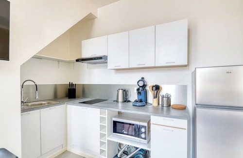 Les Poulettes Apartment | Charming T2 near Lyon!