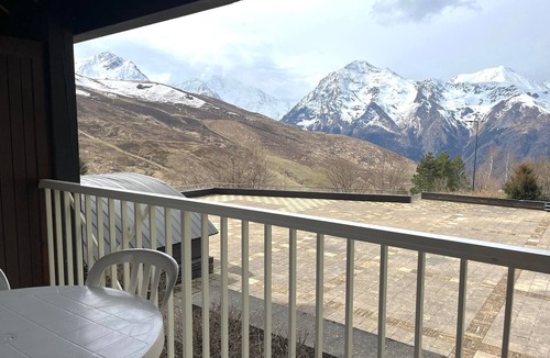 Peyragudes Apartment | Charming T2 with Free Shuttle, Ski Locker and Spassio Access