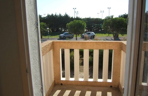Le Barcares Apartment | Charming T2 with Pool, Terrace & Tennis near Beach, Sleeps 4 – Le Barcarès