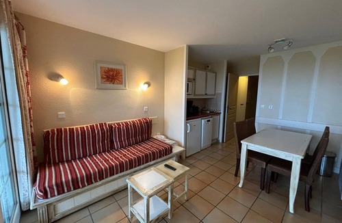 Behobie Apartment | Charming T2 with Pool and Ocean View in Urrugne