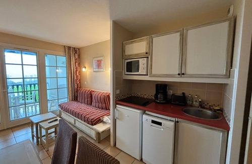 Behobie Apartment | Charming T2 with Pool and Ocean View in Urrugne