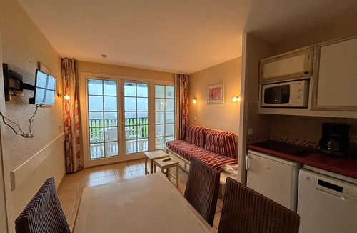 Behobie Apartment | Charming T2 with Pool and Ocean View in Urrugne