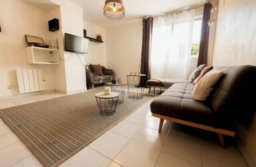Estanove Apartment | Charming T2 with Wifi and pool