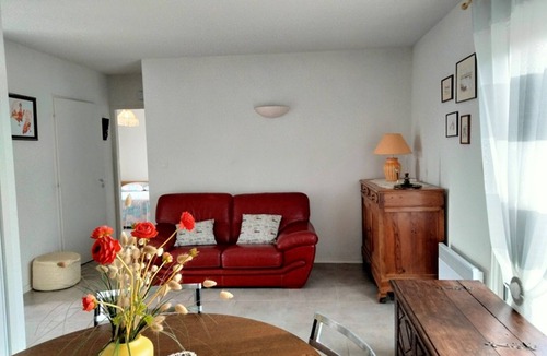 Chateau-d'Olonne Apartment | Charming T3 Apartment with Terrace Near Beach and Shops - Quiet and Green Setting