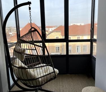 Meyzieu Apartment | Charming T3 - Garage - Balcon