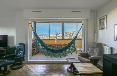 Mazargues Apartment | Charming T3 with balcony and view