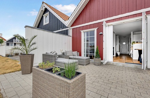 Middelfart House | Charming terraced house by the beach and forest