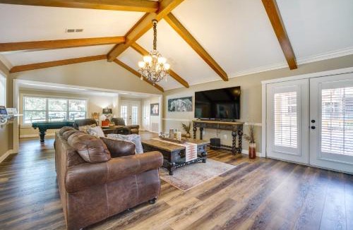 Redlick House | Charming Texarkana Home: Lake & Pool Access!