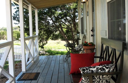 Dripping Springs House | Charming Texas Hill Country Cottage near Austin for Romantic Getaways in Texas