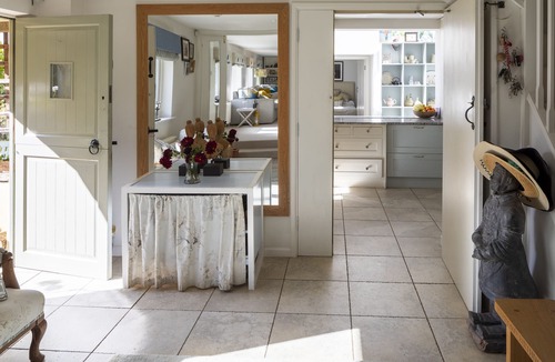 Great Horwood House | Charming thatched cottage and gardens