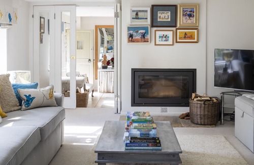 Great Horwood House | Charming thatched cottage and gardens