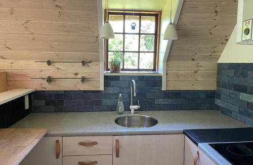 Skaverup House | Charming Thatched Cottage Near The Water