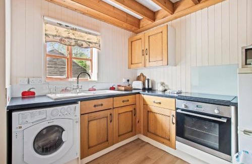 Martin House | Charming thatched cottage near New Forest