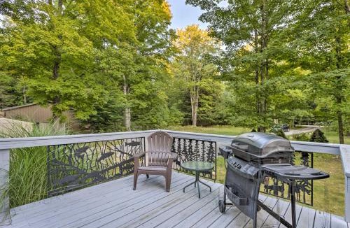 Thompsonville House | Charming Thompsonville Home with On-Site River!
