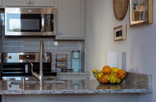 Five Points South Apartment | Charming Tiny House W/Free Parking