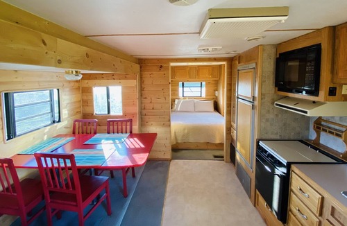 Hotchkiss House | Charming “Tiny House” with awesome views.