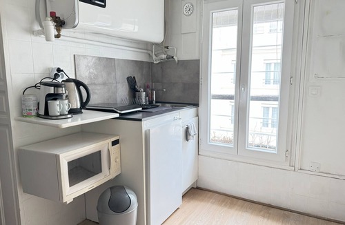Quartier de la Porte-Saint-Denis Apartment | Charming tiny studio in center of Paris