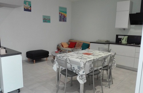 Les Sables d'Olonne House | Charming Townhouse 2BR with Courtyard at Les Sables-d'Olonne, Near Beach