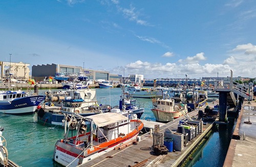Les Sables d'Olonne House | Charming Townhouse 2BR with Courtyard at Les Sables-d'Olonne, Near Beach