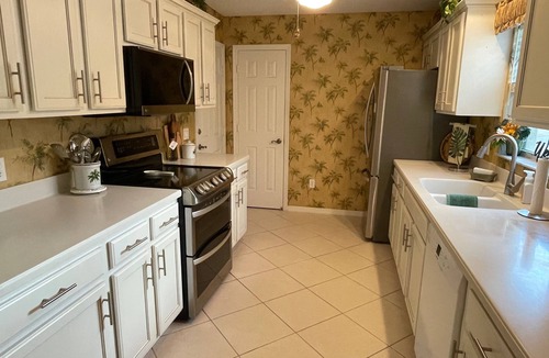Santo Domingo House | Charming Tommy Bahamas-Themed Home in The Villages' Santo Domingo