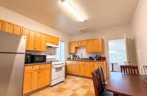 Outer Richmond House | Charming Top Floor Suite in Outer Richmond