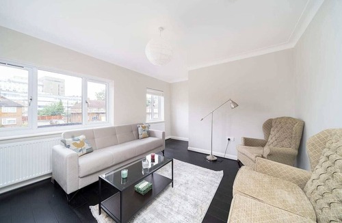 Upper Edmonton Apartment | Charming Tottenham 2-BR near Stadium