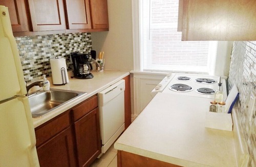 Tower Grove East Apartment | Charming Tower Grove Flat-Steps to T.G Park+Grand