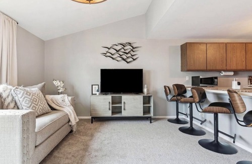 Clay House | Charming Townhome Retreat