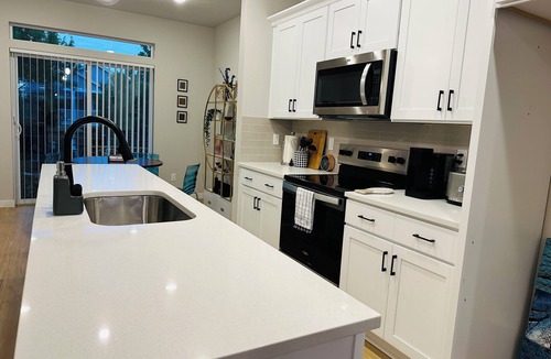 Witch Hazel House | Charming townhome with AC in Hillsboro