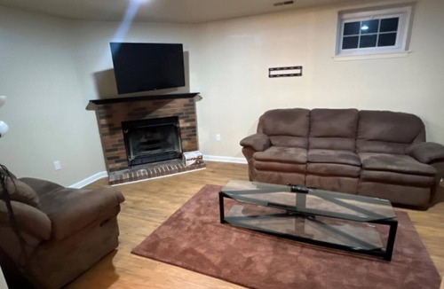 Woodlawn House | Charming townhome with WiFi and fitness room in lovely Woodlawn
