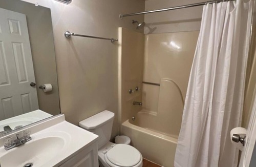 Woodlawn House | Charming townhome with WiFi and fitness room in lovely Woodlawn