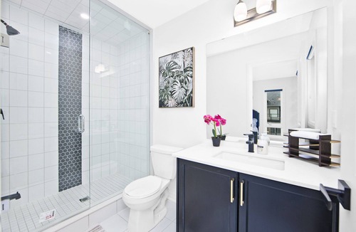 Whitby House | Charming Townhouse Retreat Near Nordic Spa
