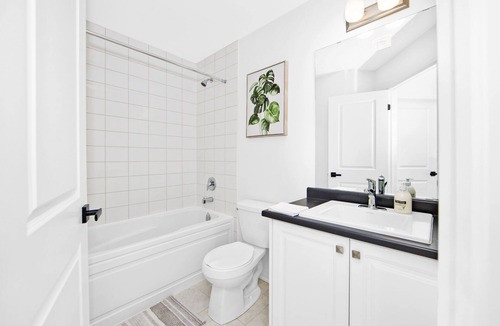 Whitby House | Charming Townhouse Retreat Near Nordic Spa