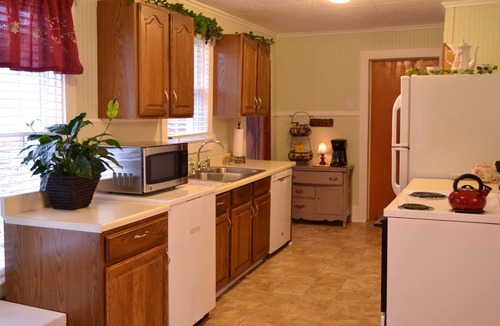 Greenfield House | Charming townhouse, sleeps eight.