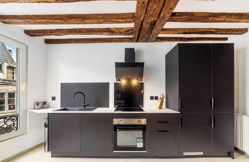 Melun Apartment | Charming Triplex Hypercenter