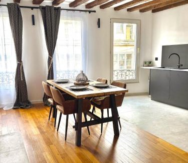 Melun House | Charming Triplex Hypercentre