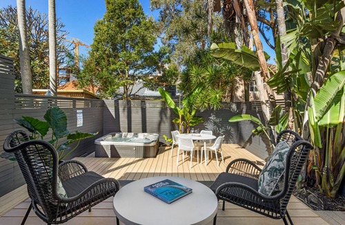 Bondi Beach House | Charming Tropical Bondi Retreat