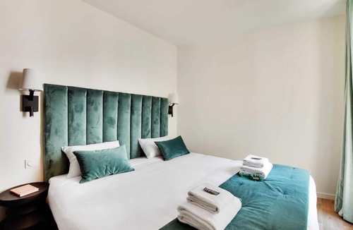 Quartier de Becon Apartment | Charming two - bedroom apartment Near Paris with WiFi, AC