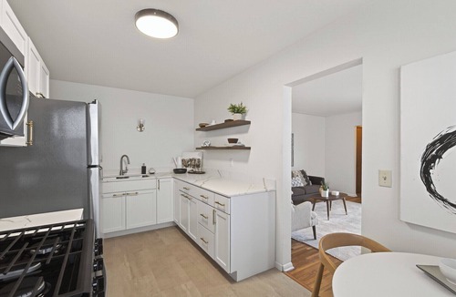 Wenonah House | Charming Two-Bedroom Near Parks and Lakes in Minneapolis!